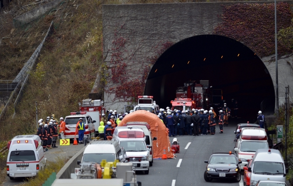 Çində tunel qəzasında 4 nəfər ölüb, 8 nəfər dağıntı altında qalıb