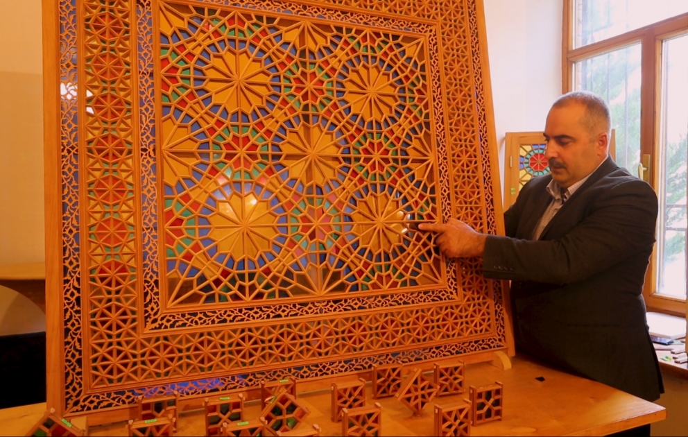 Şəbəkə sənətini dünyada tanıdan şəkili sənətkar