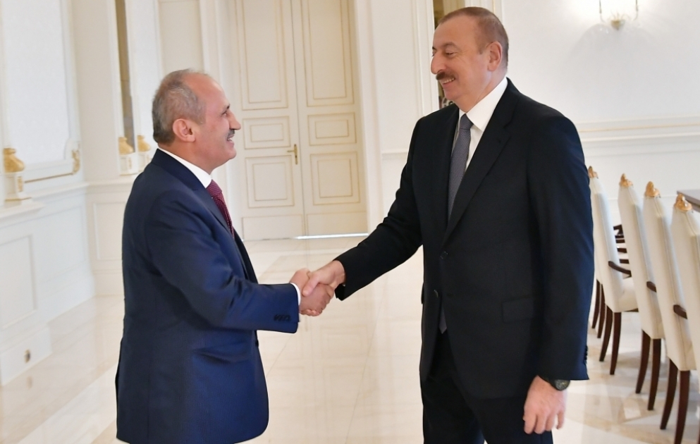 Prezident İlham Əliyev Türkiyənin Nəqliyyat və İnfrastruktur nazirinin başçılıq etdiyi nümayəndə heyətini qəbul edib