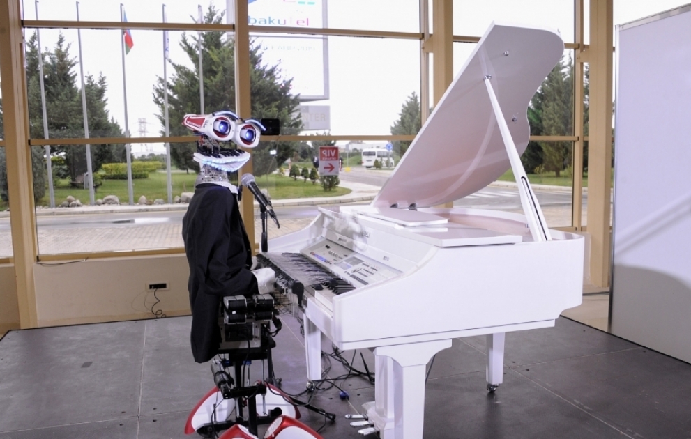 Singing and dancing robots of Bakutel