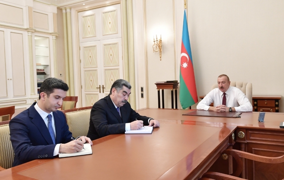 Präsident Ilham Aliyev empfängt neue Leiter der Exekutiven von Hadschigabul und Naftalan