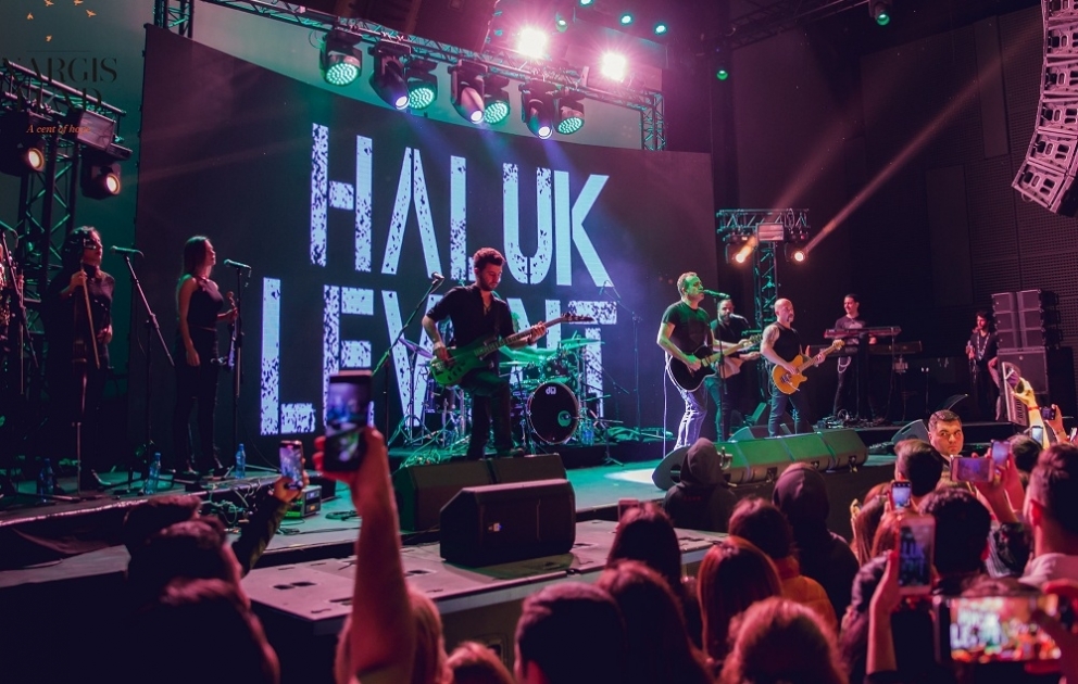 Haluk Levent Bakıda xeyriyyə konserti verdi