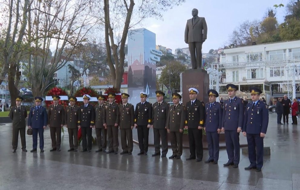 Светлая память общенационального лидера почтена в Стамбуле