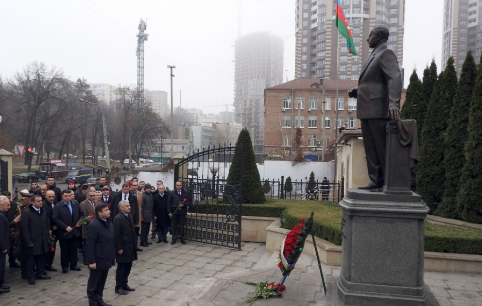 На проведенной в Киеве церемонии почтения говорилось о заслугах великого лидера перед нашим государством и народом