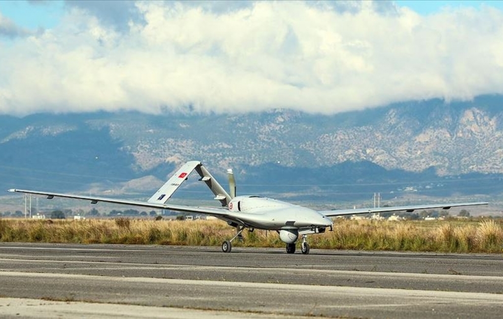 Türkiyədən havaya qalxan pilotsuz uçan aparat (PUA) Şimali Kiprin Geçitkale hava limanına enib