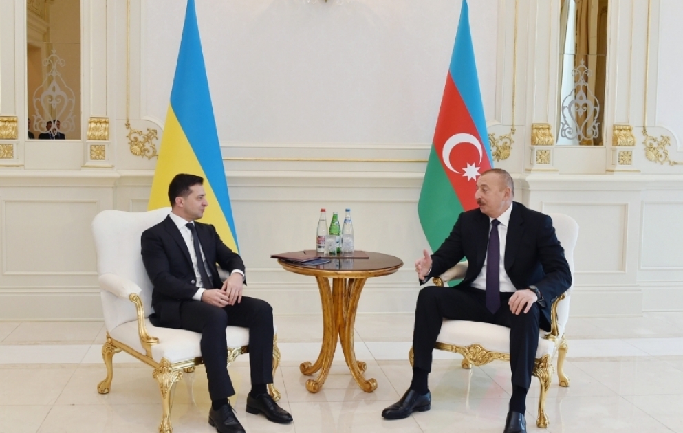 Prezident İlham Əliyevin və Prezident Vladimir Zelenskinin təkbətək görüşü olub