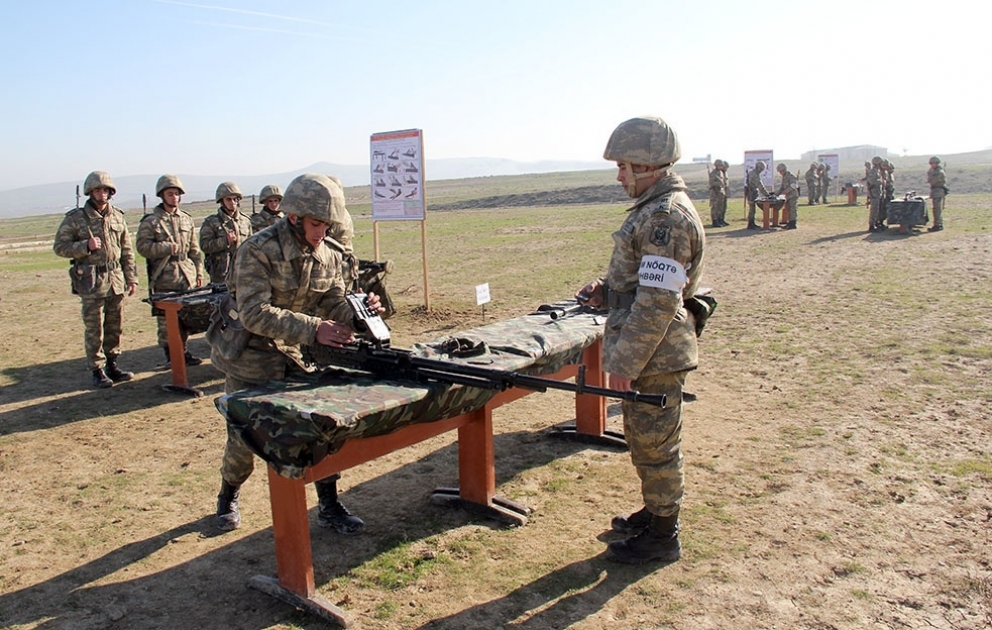 Les élèves-officiers de l’Ecole militaire supérieure d’Azerbaïdjan suivent une formation intensive