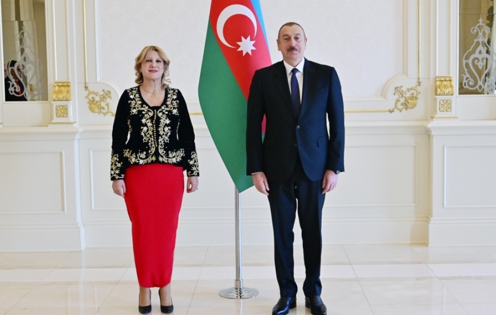 Prezident İlham Əliyev Əlcəzairin Azərbaycanda yeni təyin olunmuş səfirinin etimadnaməsini qəbul edib