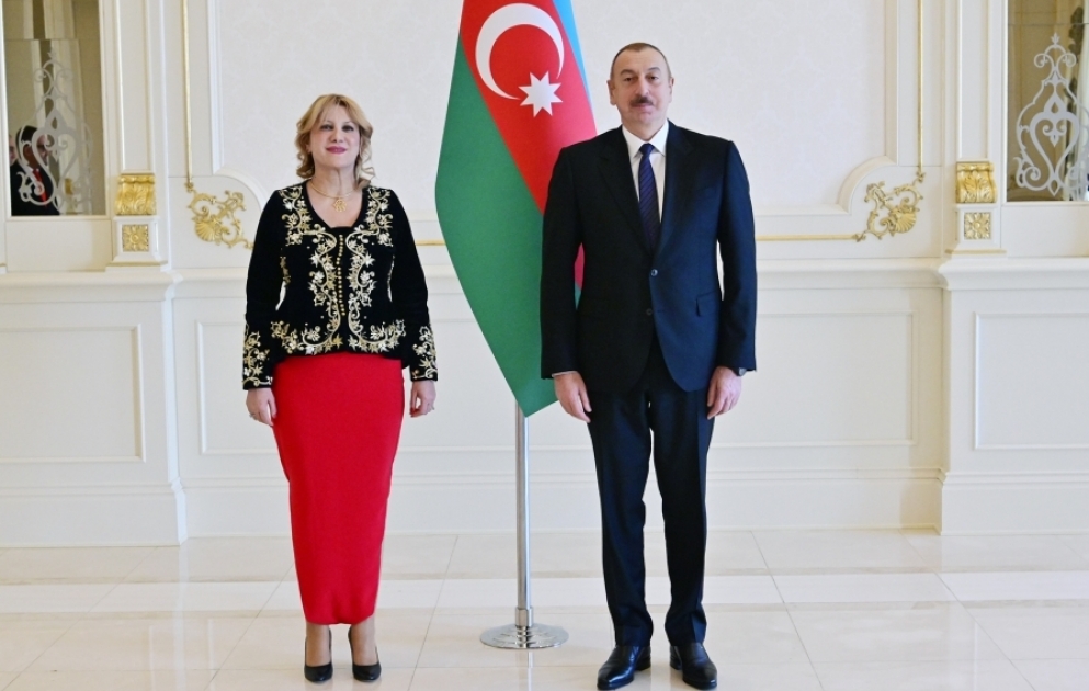 Le président azerbaïdjanais reçoit les lettres de créance de la nouvelle ambassadrice d’Algérie