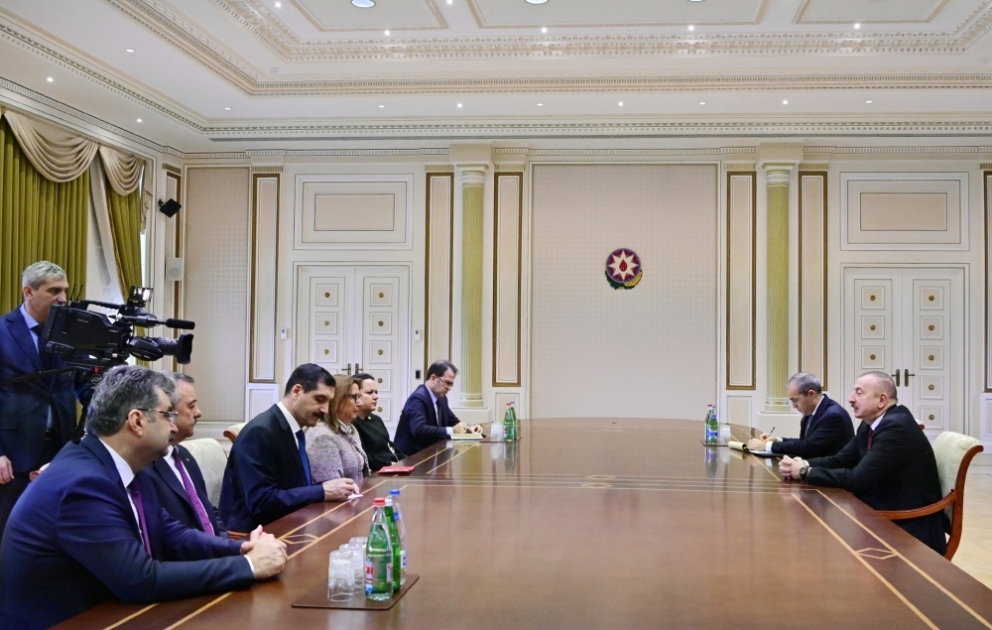 Президент Ильхам Алиев принял делегацию во главе с министром торговли Турции