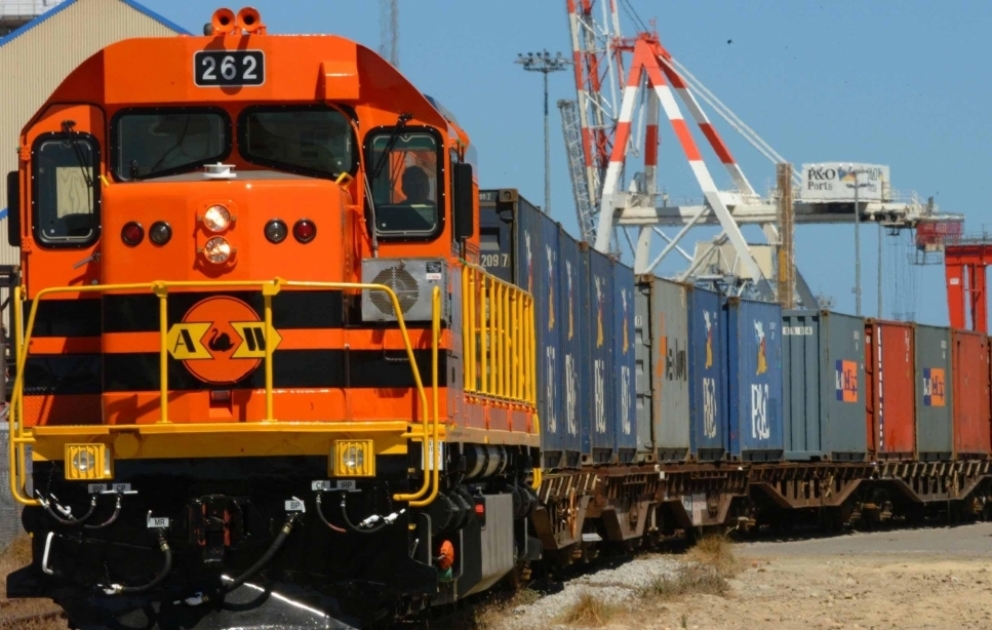 Dəmir yolu ilə 6,7 milyon ton yük daşınıb