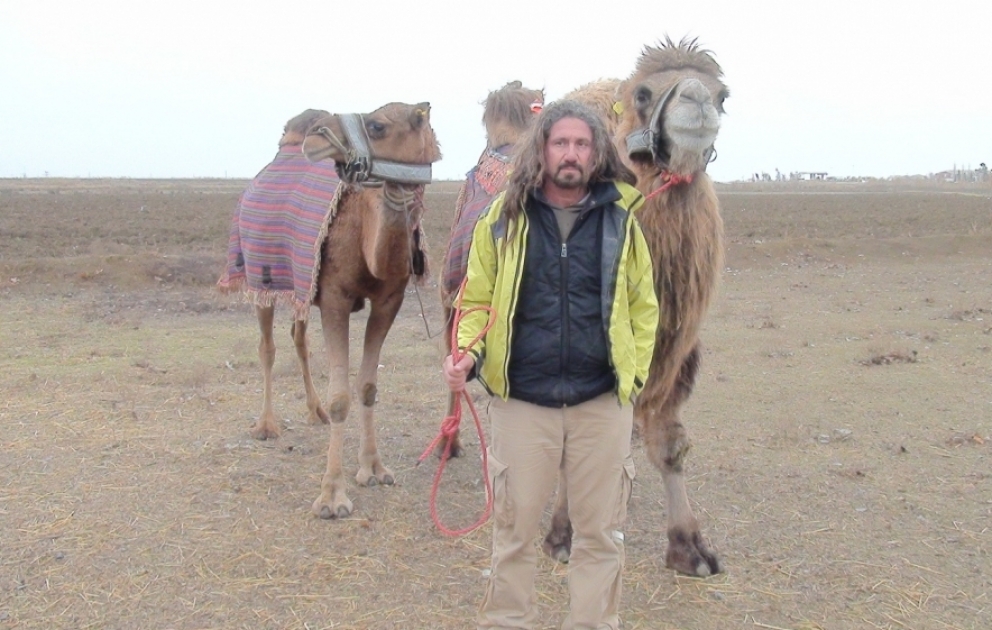 İranlı turist dəvələri ilə Avropa səyahətinə çıxıb