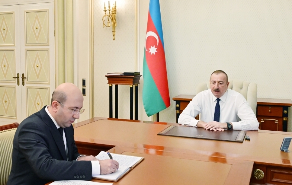 Le président Ilham Aliyev reçoit Anar Gouliyev à la suite de sa nomination à la tête du Comité national d’urbanisme et d’architecture