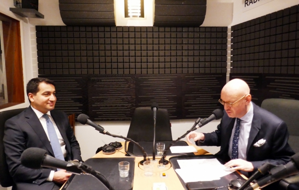 Fransanın “Radio Courtoisie” radiosunda Azərbaycanda aparılan islahatlardan danışılıb