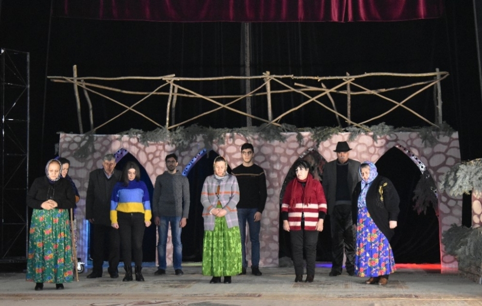 Qusar Dövlət Ləzgi Dram Teatrı “Əsir qadın” tamaşasının nümayişinə başlayır