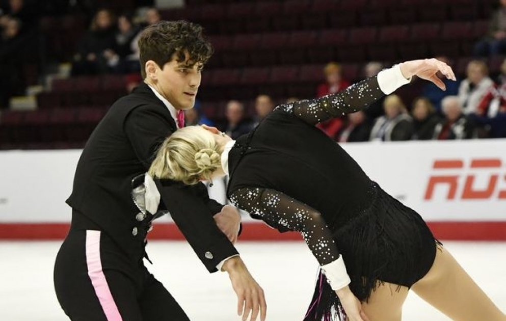 Piper Gilles, Paul Poirier rebound from unusual wardrobe malfunction to win short dance
