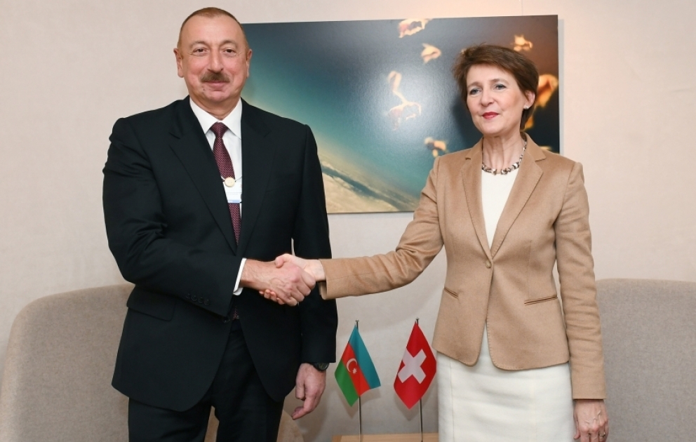 Präsident Ilham Aliyev trifft in Davos Schweizer Bundespräsidentin Simonetta Sommaruga