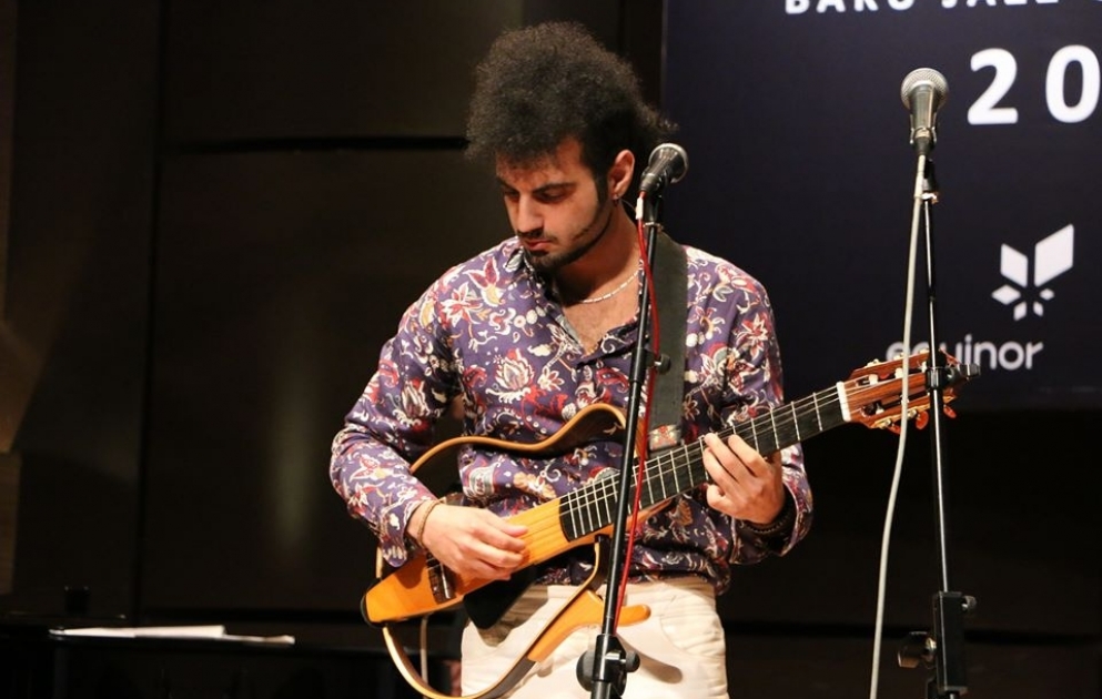 Fransada yaşayan azərbaycanlı müğənninin yeni klipi
