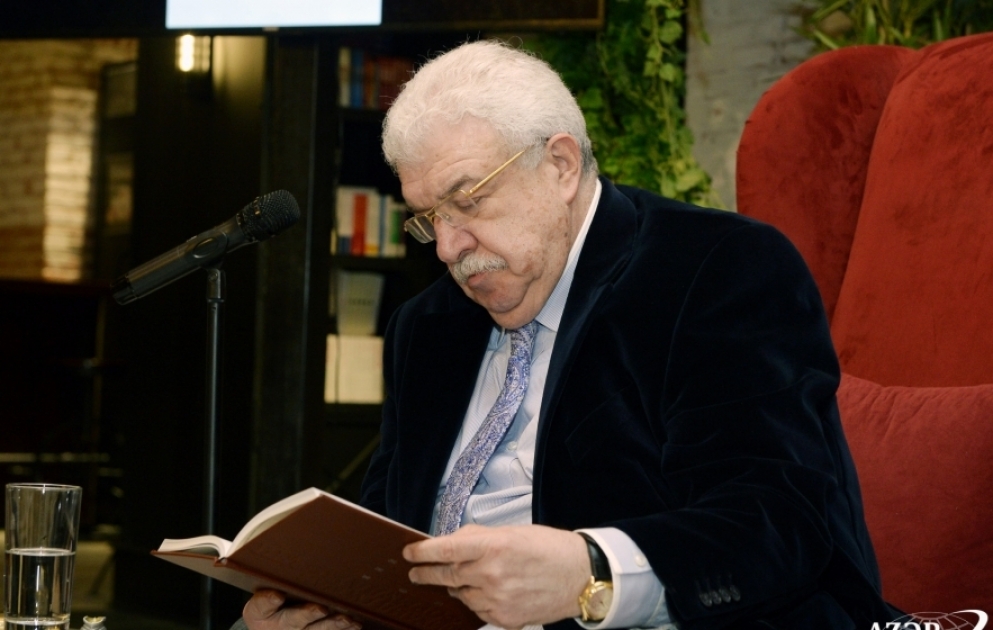 В Бакинском книжном центре состоялась церемония презентации книги «Формула жизни. Книга о папе и маме»