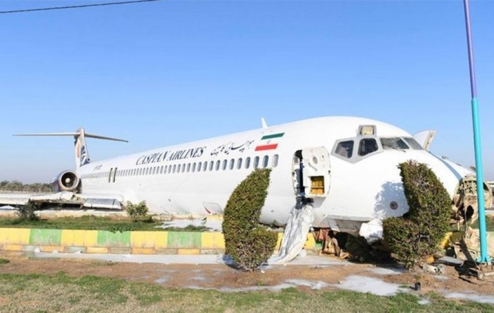 İranın 150 nəfərlik sərnişin təyyarəsi uçuş zolağından küçəyə çıxdı