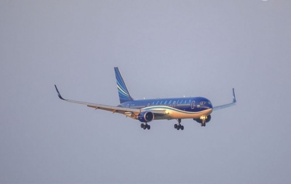 AZAL предупредил пассажиров, купивших билеты в Китай