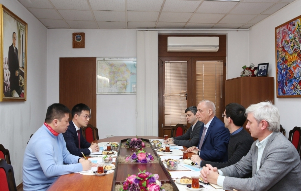 Huawei an Ausweitung der Zusammenarbeit mit AZERTAC interessiert