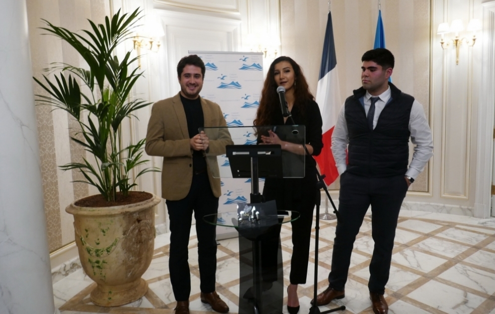 La présentation du Caspian Research Center à Paris