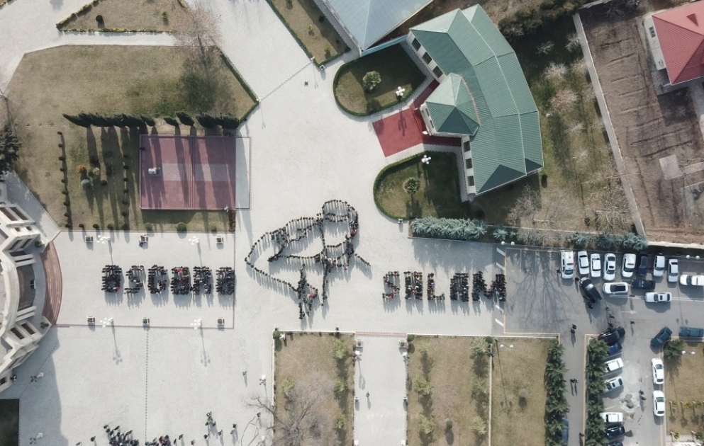 Un flash mob intitulé «Salutations aux soldats» organisé dans la région d’Aghdam