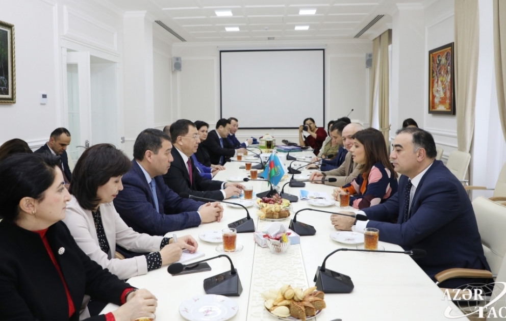 Qazaxıstanın Xalq Assambleyasının sədr müavini Beynəlxalq Türk Mədəniyyəti və İrsi Fondunu ziyarət edib