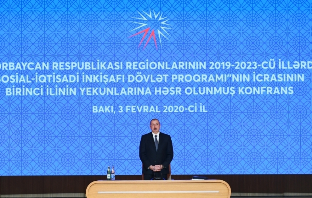 Beratung über Ergebnisse des staatlichen Programms für sozialökonomische Entwicklung der Regionen der Republik Aserbaidschan in den Jahren 2019-2023 
Präsident Ilham Aliyev nimmt an Sitzung teil