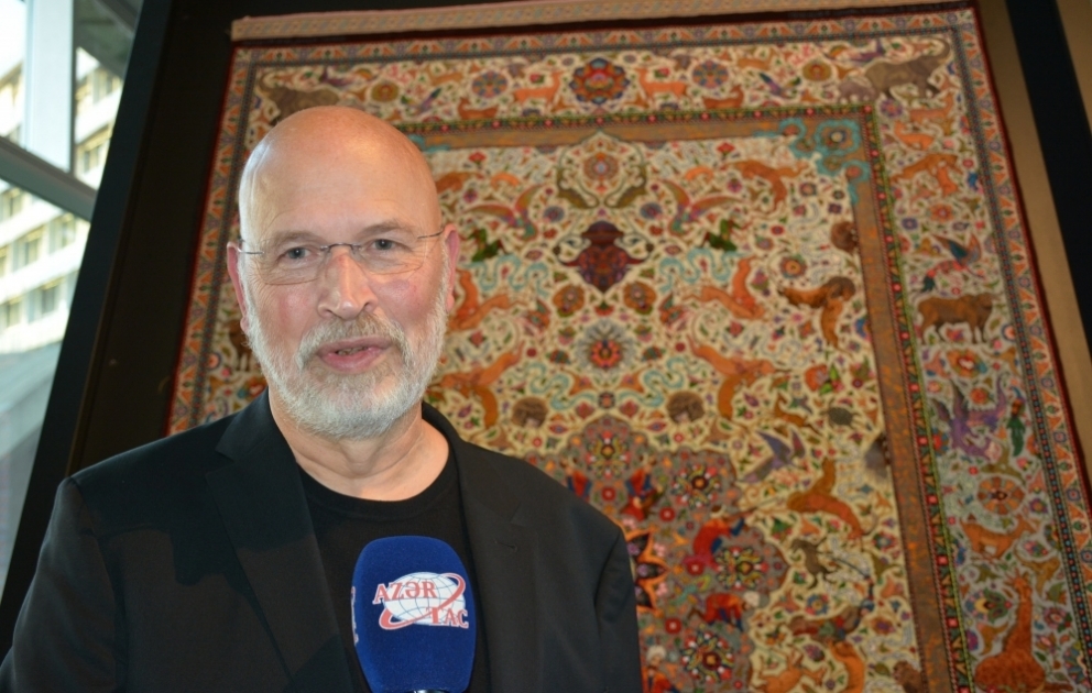 Filip Jüj: Azərbaycan xalçalarından ruhlanaraq xalça toxumağı öyrəndim