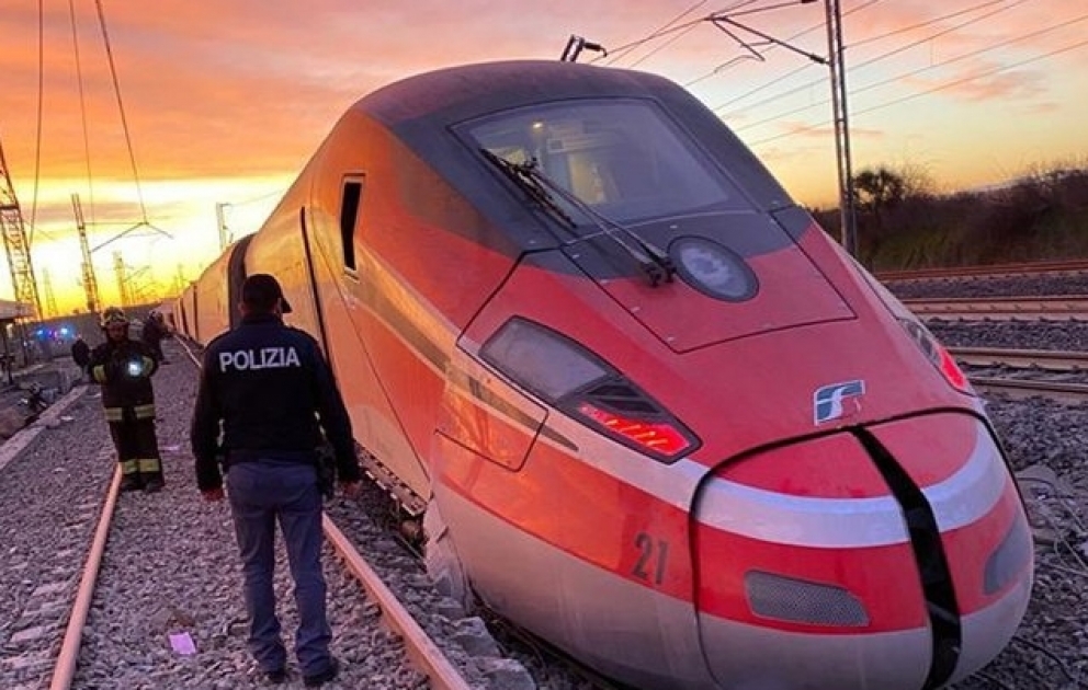 Un train déraille en Italie faisant deux morts et trente blessés