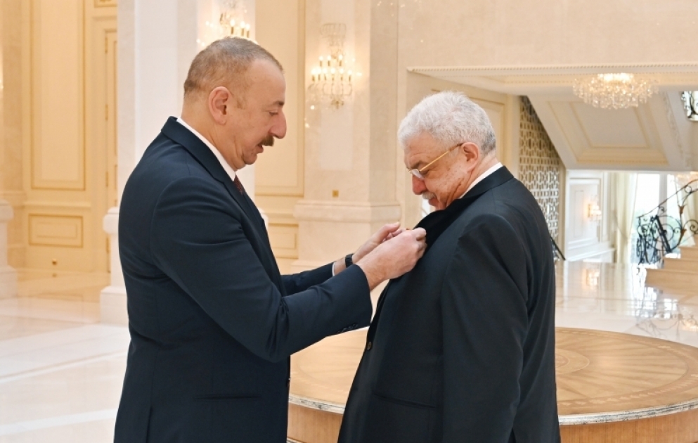 Президент Ильхам Алиев вручил Михаилу Гусману орден «Шараф»