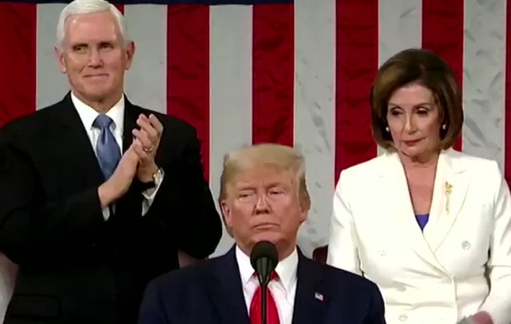 Donald Trump verweigert Nancy Pelosi Handschlag - Pelosi zerreißt das Redemanuskript des US-Präsidenten zur „Lage der Nation“