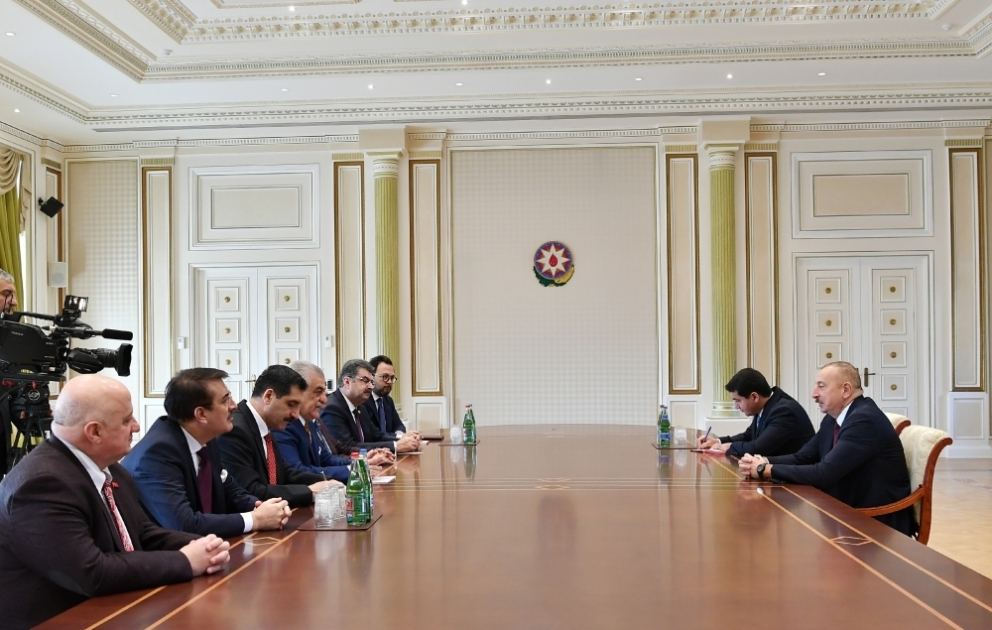 Präsident Ilham Aliyev empfängt türkische Delegation