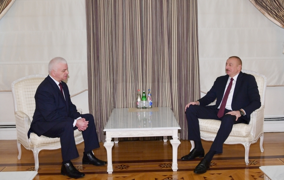 Президент Ильхам Алиев принял руководителя наблюдательной миссии СНГ