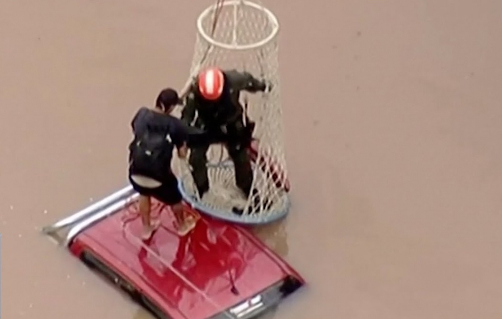 Brazilian commuters rescued from their vehicles after powerful storm hits São Paulo