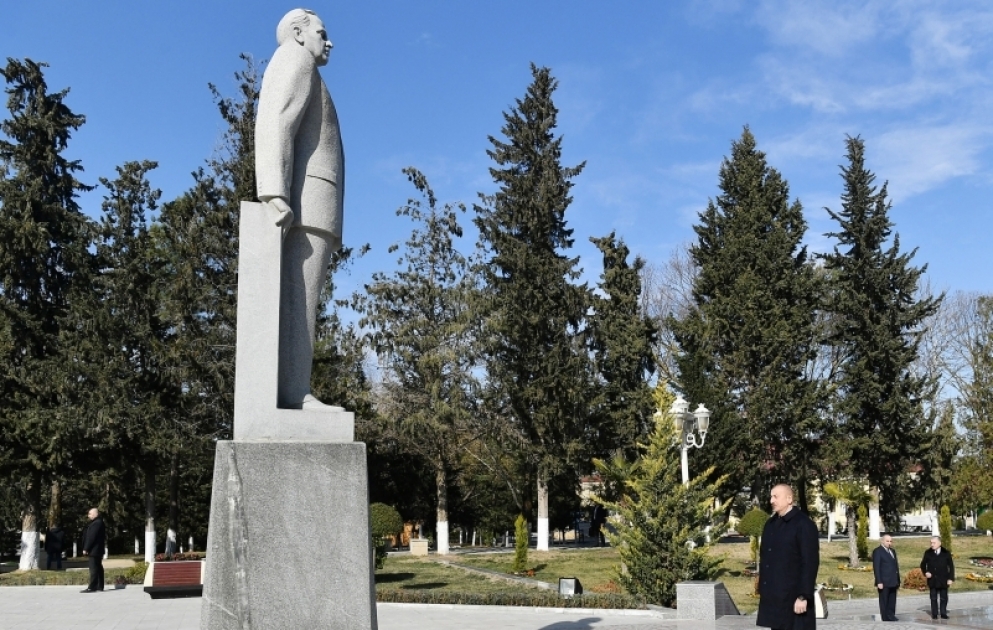 Президент Азербайджана Ильхам Алиев прибыл в Кюрдемирский район