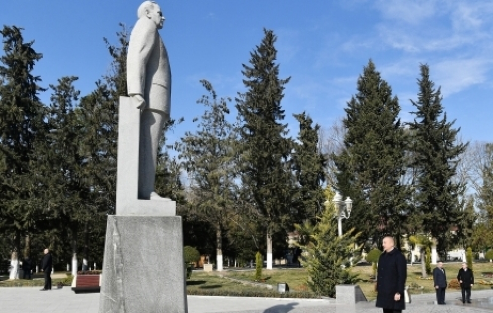 Staatspräsident Ilham Aliyev zu Besuch in Kurdamir eingetroffen