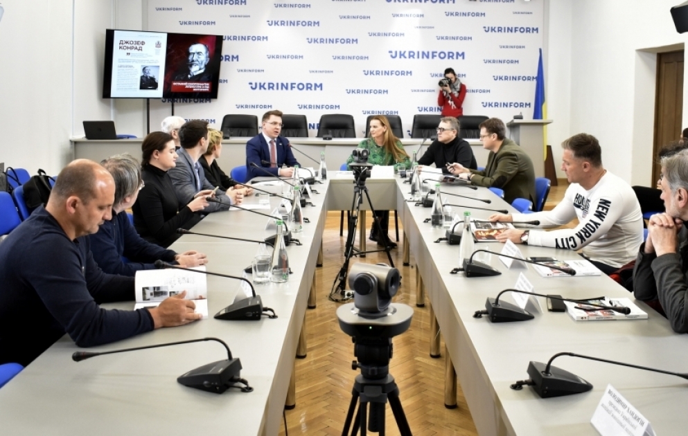Kiyevdə Nəsiminin qəzəllərindən ibarət toplunun təqdimatı keçirilib