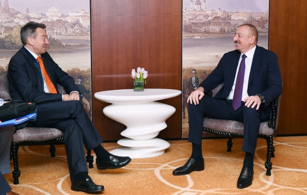 Prezident İlham Əliyev Münxendə Beynəlxalq Qırmızı Xaç Komitəsinin prezidenti ilə görüşüb