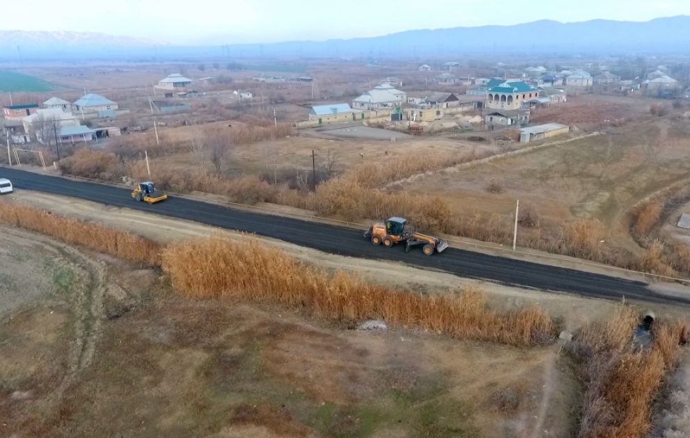 Mingəçevir şəhərinin 4 yaşayış massivində yollar yenidən qurulur