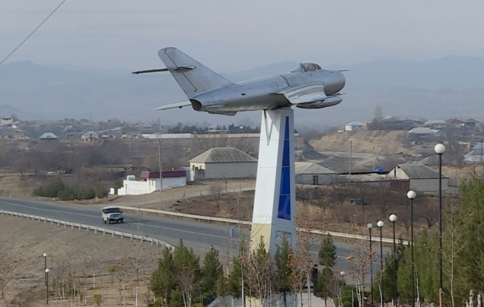 Großartiges Flugzeug-Denkmal in Gazach Region