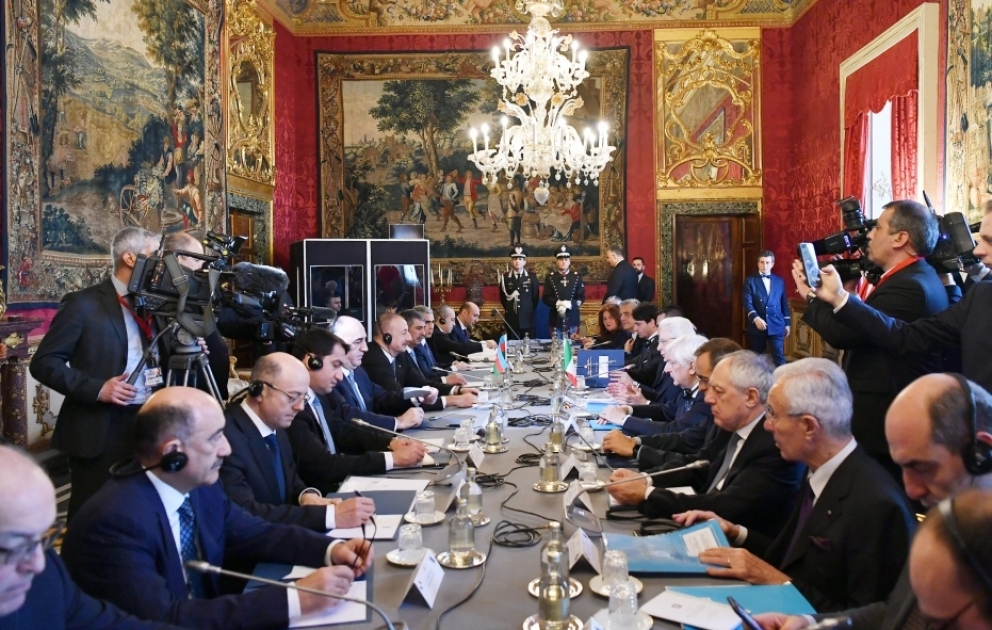 Les présidents azerbaïdjanais et italien ont eu un entretien élargi aux délégations