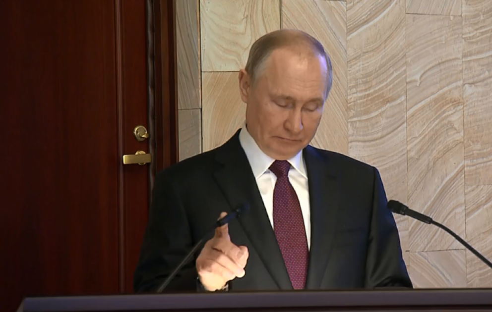 Путин пошутил про технические неполадки с микрофонами во время своего выступления в коллегии ФСБ
