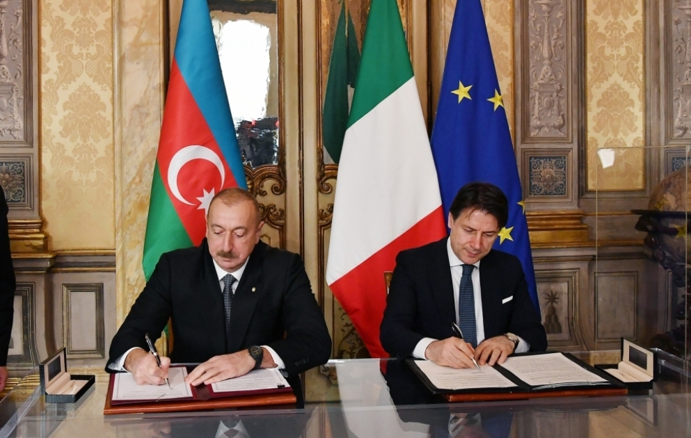 Echange des documents entre l'Azerbaïdjan et l'Italie