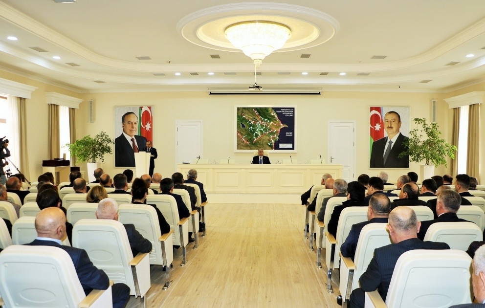 Avtomobil yolları işçiləri peşə bayramlarını qeyd ediblər