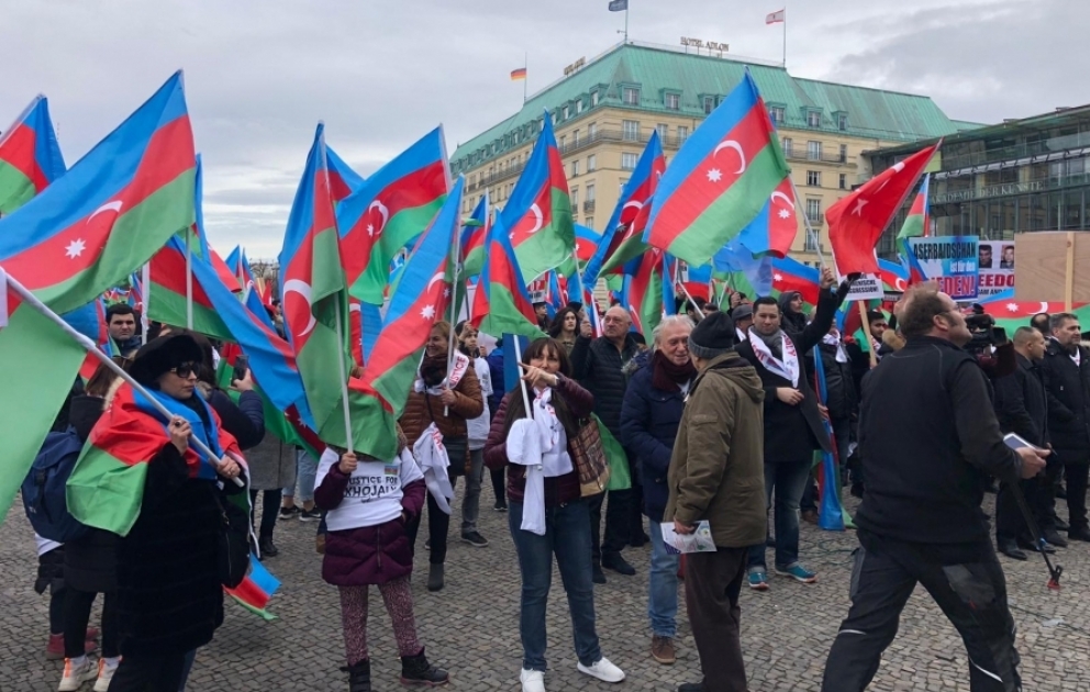 Berlində Ümumavropa Qarabağ mitinqi başlayıb