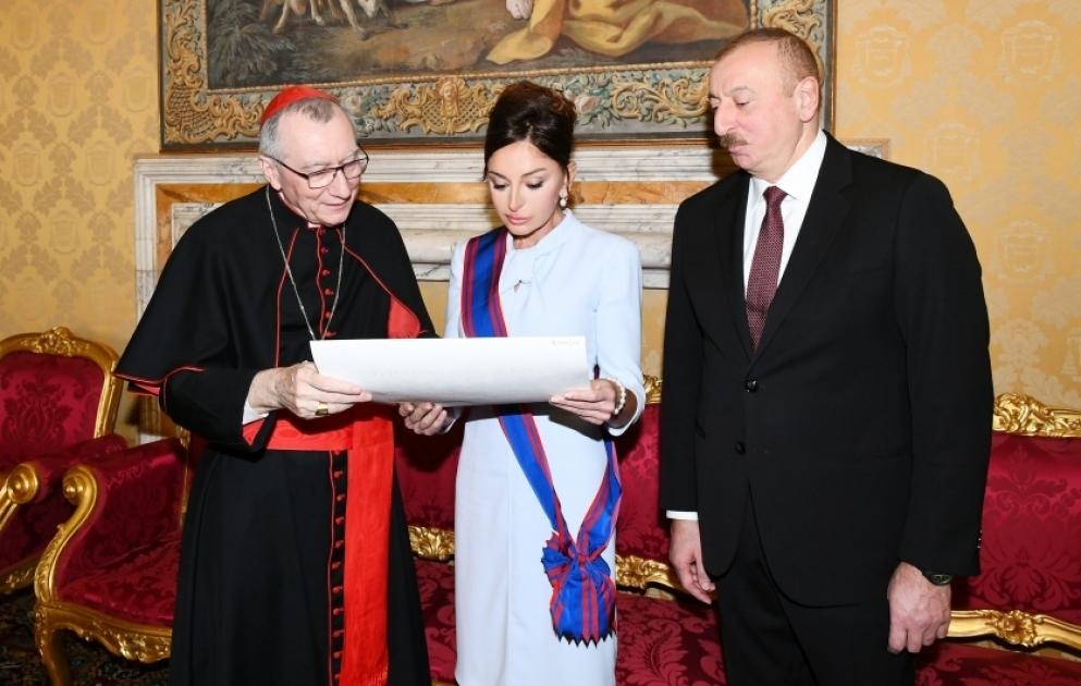 Prezident İlham Əliyevin Vatikanda Müqəddəs Taxt-Tacın dövlət katibi kardinal Pietro Parolin ilə görüşü olub 
Birinci vitse-prezident Mehriban Əliyeva Papa Cəngavər Ordeninin ən ali dərəcəsinə layiq görülüb