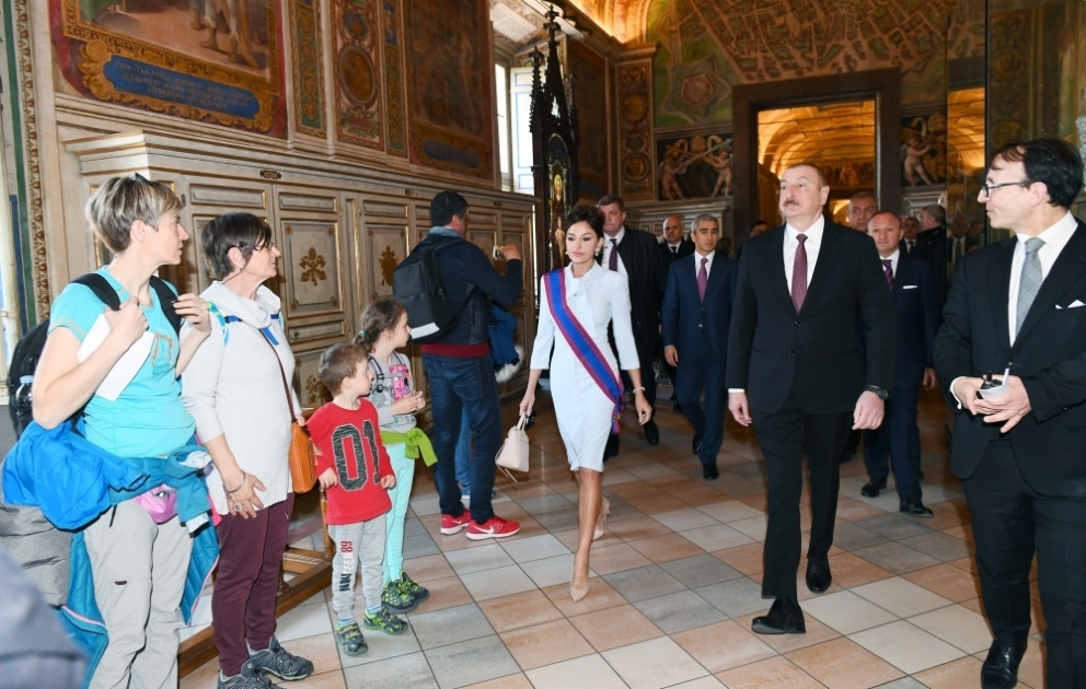 Vatikan: Präsident Ilham Aliyev und First Lady Mehriban Aliyeva besuchen Sixtinische Kapelle und Petersdom